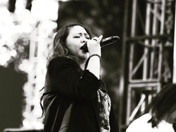 Lirik Lagu Menangis Semalam - Audy Item