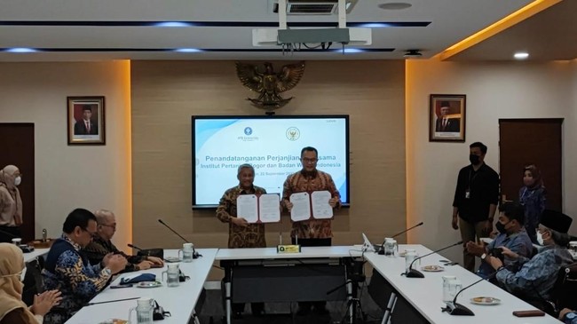 Badan Wakaf Indonesia (BWI) dan Institut Pertanian Bogor (IPB) menjalin kerja sama dalam pengelolaan sukuk wakaf ritel senilai Rp200 miliar.