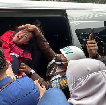 Hasnaeni 'Jin & Jun' Jadi Tersangka Korupsi, Foto Syur Ayah Kembali Disorot