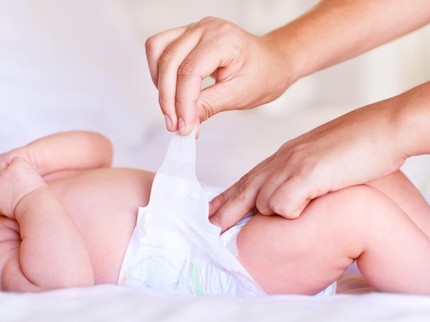 3 Penyebab Sembelit pada Bayi serta Cara Efektif dan Aman Mengatasinya