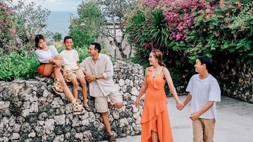 OKA ANTARA SOSOK FAMILY MAN