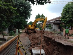 Pengerjaan Got Antibanjir Pondok Bambu Hampir 50%, Target Kelar November