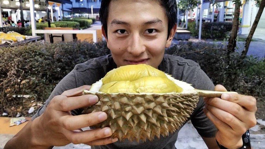 Penggemar Durian, Rio Haryanto Rela ke Singapura Demi Makan Durian