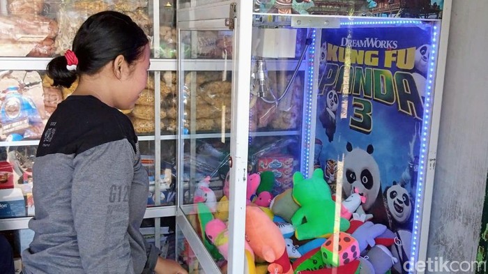 4 Fakta Permainan Capit Boneka yang Kini Haram Menurut MUI Purworejo, Termasuk dalam Judi?