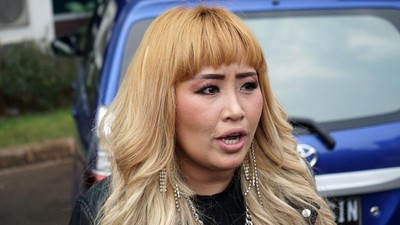 img-title Pinkan Mambo Curhat Tak Punya Teman Demi Utamakan Diri Sendiri