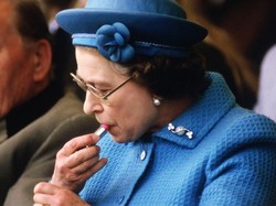 Ratu Elizabeth II Pakai Lipstik di Publik untuk Mengirim Pesan Rahasia