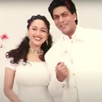 img-title Deretan Film Bollywood yang Dibintangi Shah Rukh Khan Soal Kehidupan Rumah Tangga, Ada yang Relate?