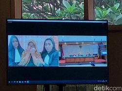 Sidang Vonis Ade Yasin Berakhir Ricuh!