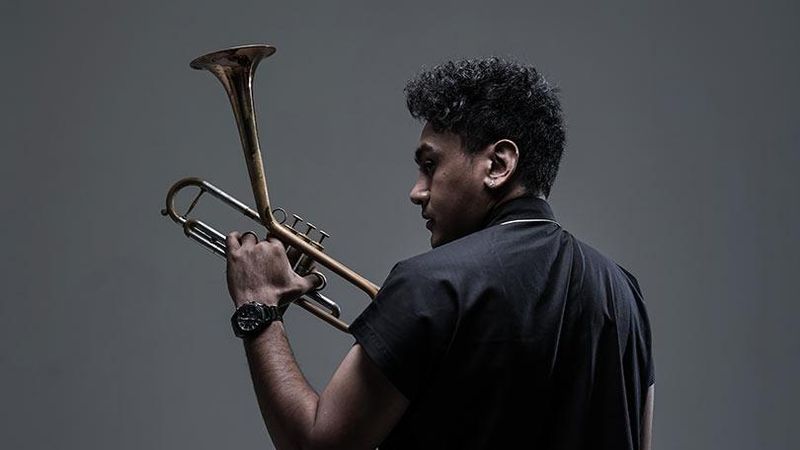 Musisi sekaligus produser asal Jakarta, Jordy Waelauruw siap merilis single terbaru berjudul "Party with Myself" akhir September 2022.