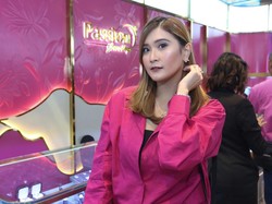 Claudia Christina Colondam Sepakat Perhiasan Mengangkat Kecantikan Perempuan
