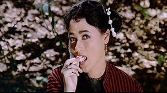 Sinopsis Ratu Ilmu Hitam (1981) yang dibintangi Suzzanna mengisahkan upaya balas dendam kepada mantan akibat hasutan.