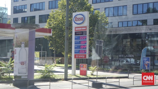 Harga BBM di Jerman terus melambung tinggi karena krisis gas yang disebabkan Rusia, hal ini dikeluhkan pengemudi bus lokal yang terdampak.