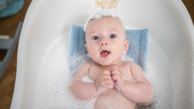 Baby bathing