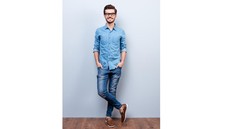 5 Cara Awet Muda untuk Pria, Hindari Pakai Kemeja Oversized