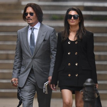 2 Bulan Pacaran, Johnny Depp dan Pengacaranya Putus