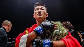Juara Dunia ONE Championship Tang Kai Disambut Bak Pahlawan di China