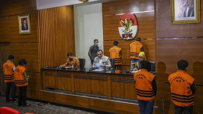 Eks Ketua Wadah Pegawai KPK Yudi Purnomo menyatakan OTT merupakan bentuk kampanye yang efektif dalam upaya pemberantasan korupsi.