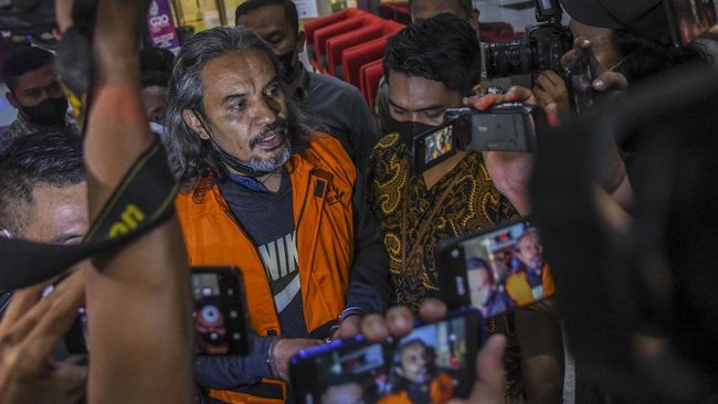 Yosep Parera, Pengacara Perintis Rumah Pancasila Jadi Tersangka KPK KPK menetapkan sejumlah tersangka terkait dugaan suap pengurusan perkara di Mahkamah Agung, salah satunya pengacara Yosep Parera.
