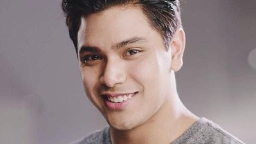 7 Potret Philo Paz Putra Jennifer Jill Mantan Beda Agama Azizah Salsha