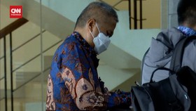 VIDEO: Jadi Tersangka, Hakim MA Sudrajad Dimyati Datangi KPK