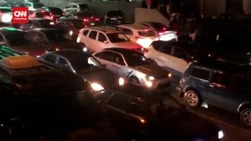 VIDEO: Warga Kabur Takut Wamil, Perbatasan Rusia-Georgia Macet