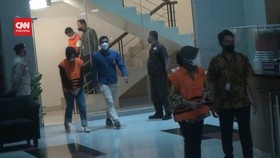 VIDEO: Momen Tersangka Suap Pengurusan Perkara MA Usai Diperiksa KPK