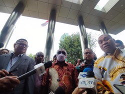 Pengacara Lukas Enembe Minta Jokowi Izinkan Kliennya Berobat ke Luar Negeri