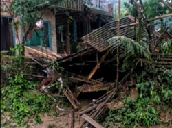 8 Rumah Hanyut Terbawa Banjir di Sukabumi