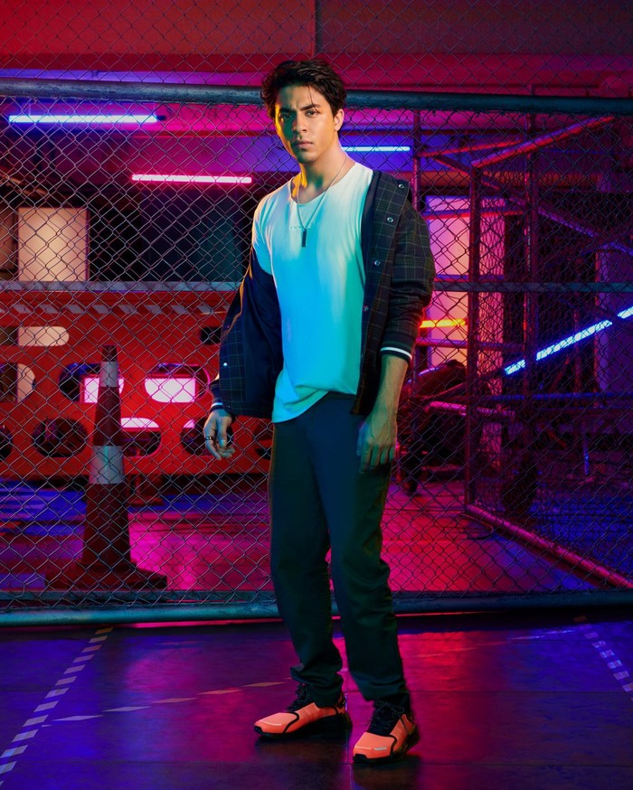 Dalam pemotretan bersama dengan Adidas India ini, Aryan terlihat tampan dengan tubuh atletis yang membuat penampilannya kian menawan. Kamu setuju kan, Beauties? (Foto: Instagram Aryan Khan)