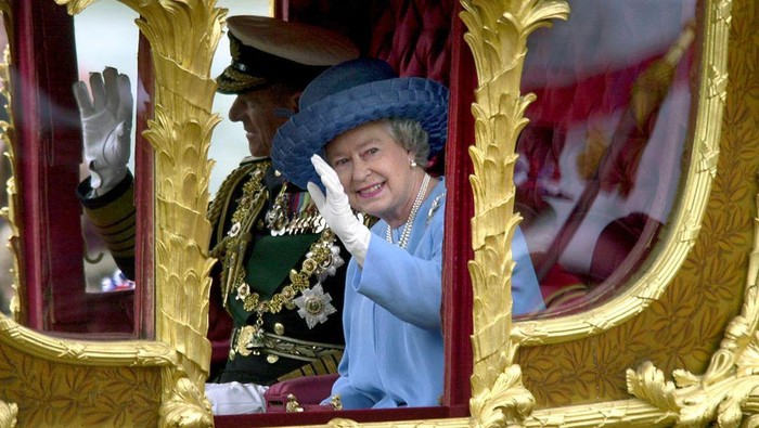 Arti Pakaian Ratu Elizabeth II yang Suka Pilih Warna Terang Hingga Warna Lipstik, untuk Kirimkan 'Sinyal Rahasia'!