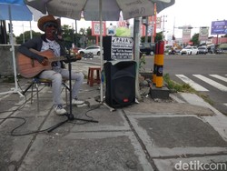 Ingar Bingar Pengamen di Jogja: dari Modal Tepuk Tangan hingga DJ Jalanan