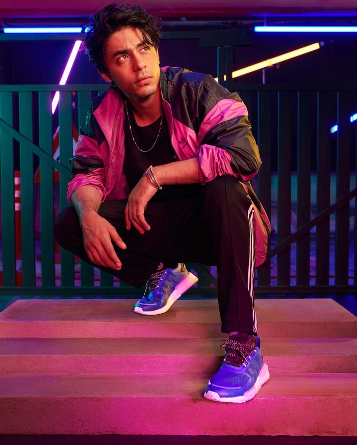 Jika dilihat secara seksama, wajah tampan Aryan ini memang bakal mengingatkanmu pada sosok Shah Rukh Khan muda. Aryan disebut mirip dengan Rahul (karakter yang diperankan Shah Rukh Khan dalam film Kuch Kuch Hota Hai). (Foto: Instagram Aryan Khan)