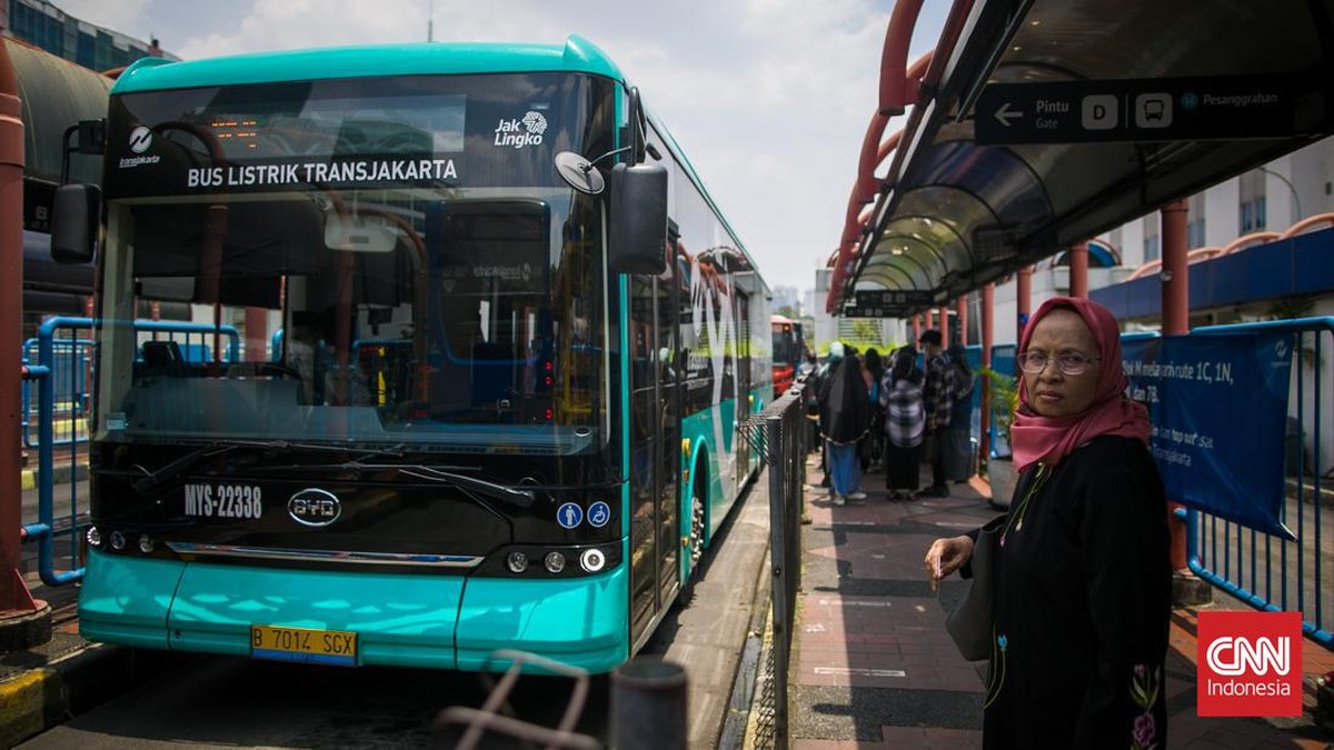 FOTO: Pemprov DKI Akan Tambah Armada Bus Listrik Hingga 2030
