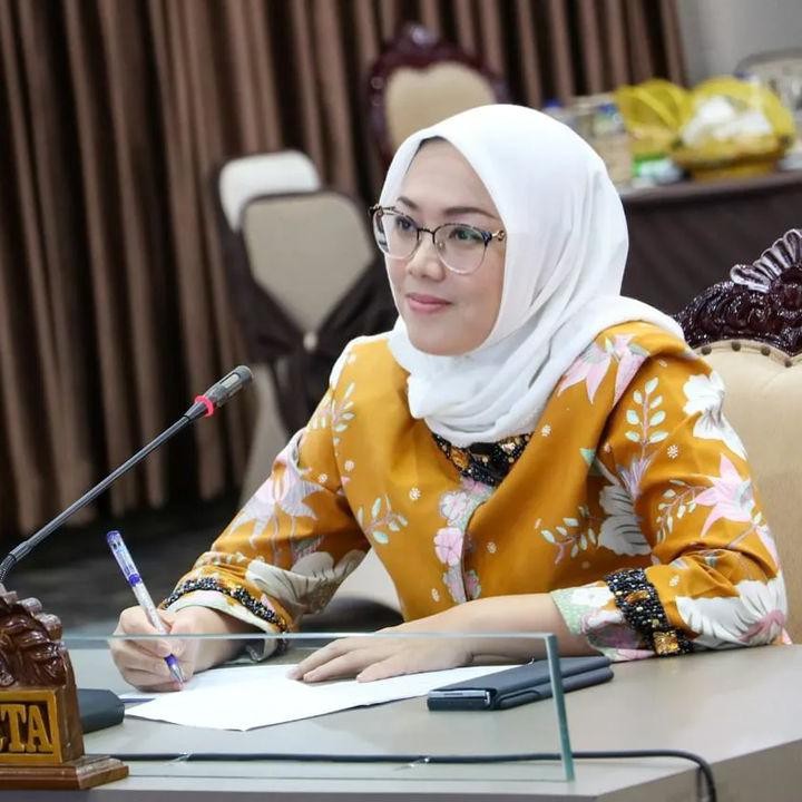 <p>Sebelumnya, jabatan Bupati Purwakarta dimiliki oleh Dedi Mulyadi selama dua periode. Jabatan ini pun kemudian 'diwariskan' pada sang istri. (Foto: Instagram: @anneratna82)</p>