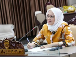Hadapi Sidang Cerai, Bupati Purwakarta Tak Pakai Jasa Pengacara