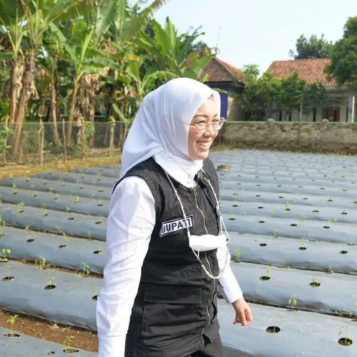 <p>Setelah menikah, Anne dan Dedi dikaruniai 3 orang anak bernama Maula Akbar, Yudhistira M Rahmaniang, dan Hyang Sukma Ayu Mulyadi. (Foto: Instagram: @anneratna82)</p>