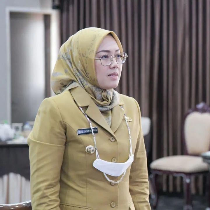 <p>Tak hanya itu, Anne juga pernah menerima penghargaan Kepala Daerah Perempuan Pilihan TEMPO tahun 2022. (Foto: Instagram: @anneratna82)</p>