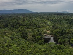 Niagara Kalimantan Barat, Air Terjun Riam Merasap Seru buat Rafting