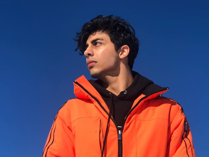 Tahun lalu, Aryan terlibat dalam skandal narkoba yang membuatnya harus mendekam di penjara selama 25 hari. Aryan kemudian bebas dari segala tuduhan dan kini kembali menapaki karirnya, menjadi model brand Adidas India. (Foto: Instagram Aryan Khan)