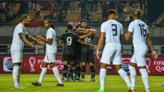 Striker timnas Curacao Kenji Gorre terpikat keindahan Bogor jelang duel jilid kedua Timnas Indonesia vs Curacao di Stadion Pakansari, Selasa (27/9).
