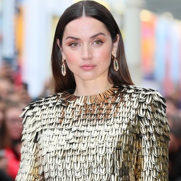 Cerita Ana de Armas Bertarung dengan Keanu Reeves hingga Tubuh Memar-memar