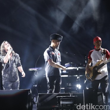 Lirik Lagu Pupus - Dewa 19