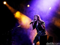Penantian Panjang Ello Rilis Lagu Baru Sebagai Solois