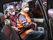 hakim-agung-sudrajad-dimyati-ditahan-kpk_43