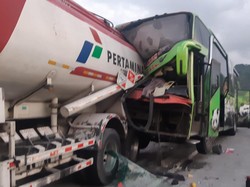 Kronologi Laka Beruntun Bus Restu-Truk Tangki Pertamina Tol Pandaan-Malang