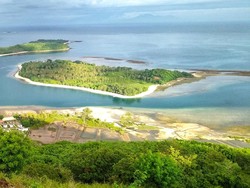 Melihat Gili-gili dari Puncak Bukit Geresak Sekotong Lombok Barat