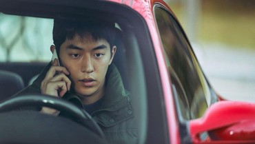 img-title Nam Joo Hyuk Bantu Kakek Penderita Alzheimer Balas Dendam di Film 'Remember'