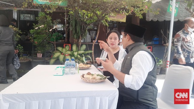 Pernyataan tersebut disampaikan ketika Puan makan pecel bersama Cak Imin usai ziarah ke makam Taufiq Kiemas pada Minggu (25/9) pagi.