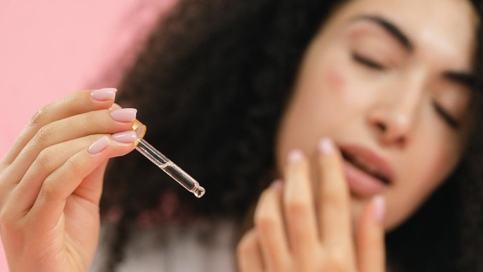 BeauPicks: 5 Rekomendasi Serum Jerawat yang Ramah di Kantong, Mulai dari Rp25 Ribu Aja!