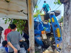 Truk Tangki Muat Solar Tabrak Pemotor-Warung Tewaskan 4 Orang gegara Rem Blong